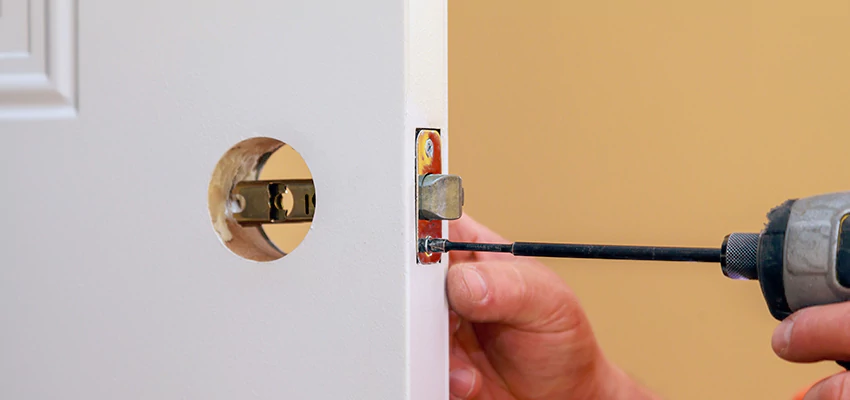 Stuck Door Knobs Repair in Palm Beach Gardens, FL