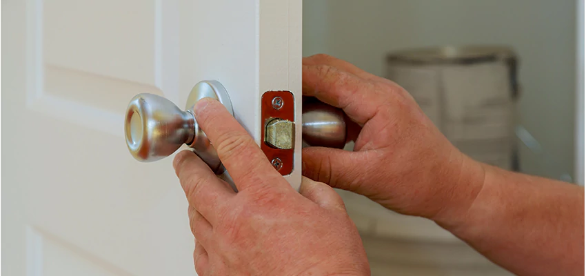 AAA Locksmiths For lock Replacement in Palm Beach Gardens, Florida